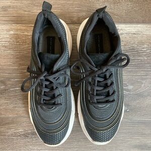 Steven By Steve Madden Massey Black and Gold Sneaker Sneaker Size 9